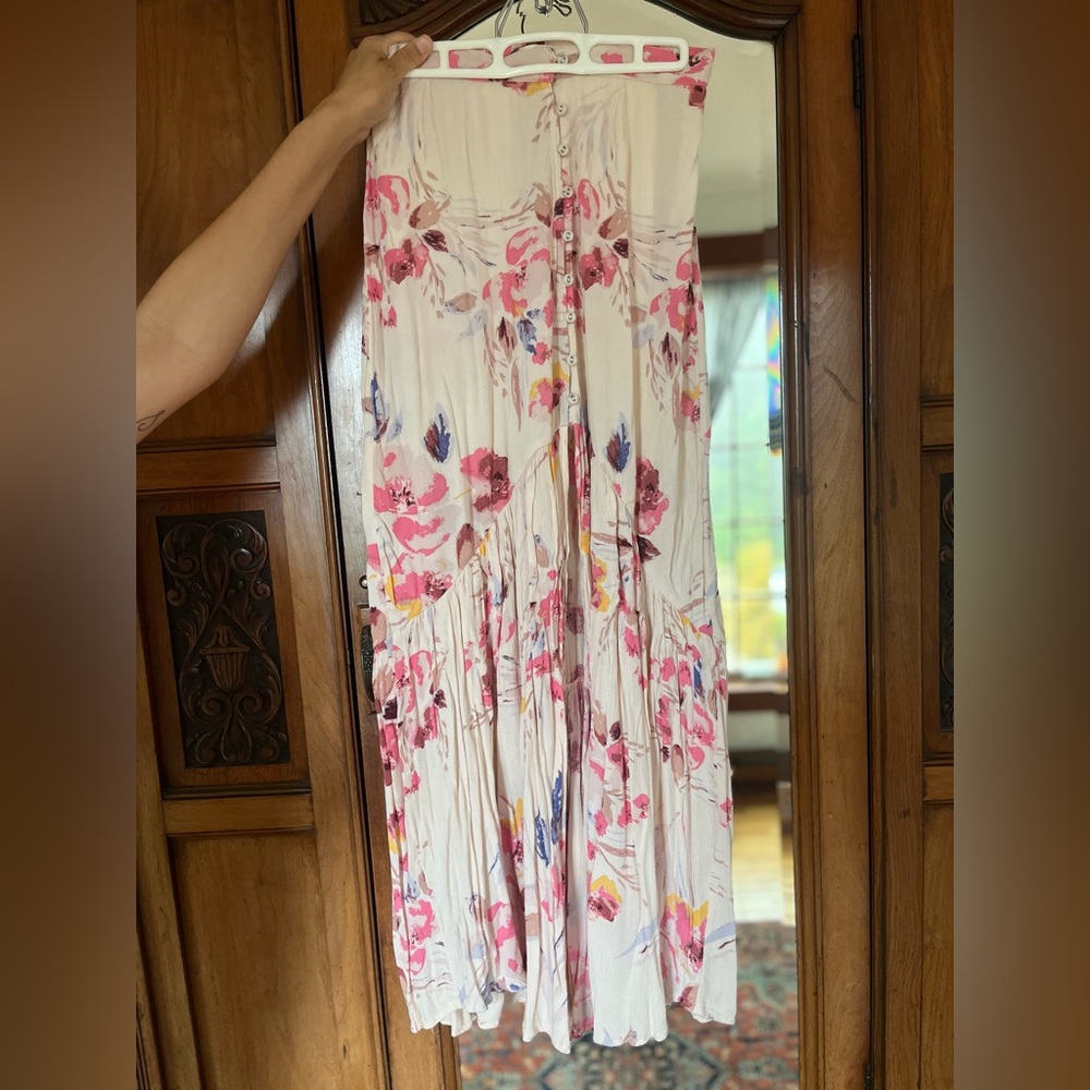 Billabong Floral Maxi Dress with Pink and White Design